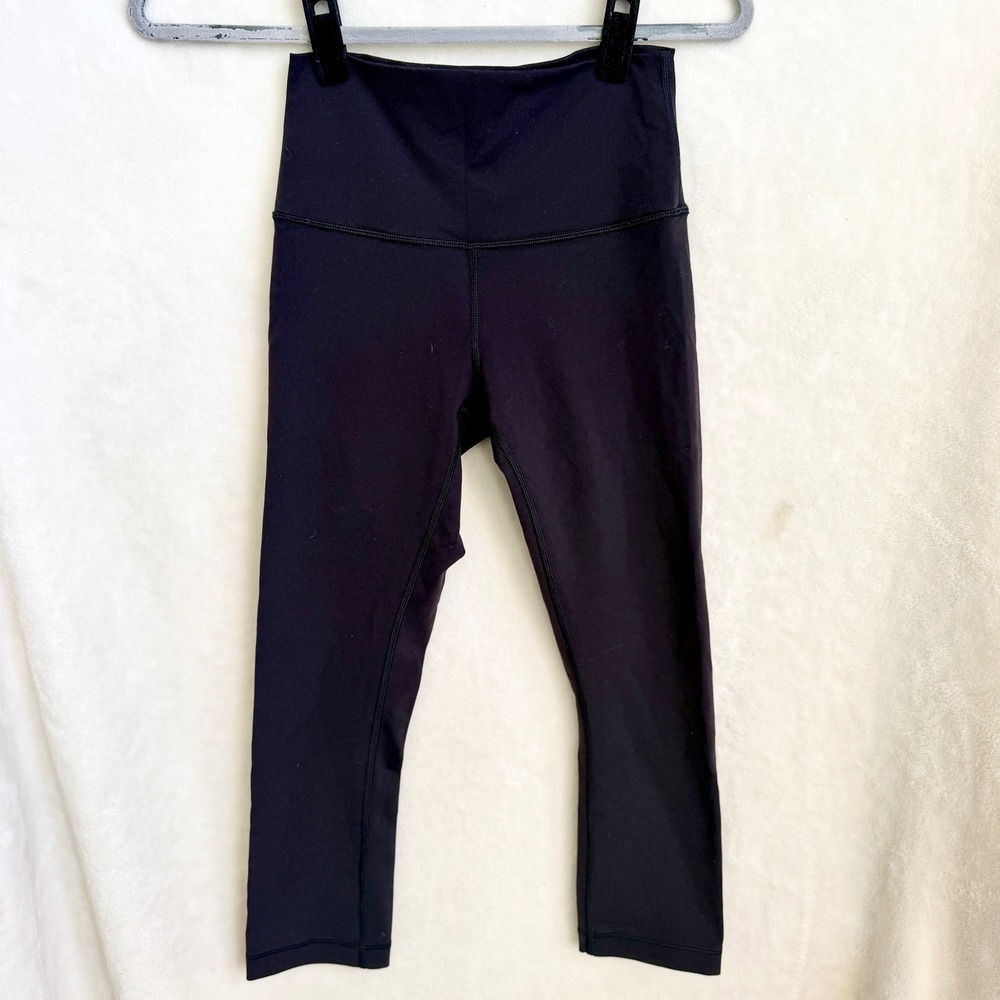 Lululemon Black High Rise Cropped Yoga Leggings Womens Athletic Wear Size 4